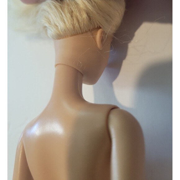 Super Star Barbie Doll Mattel 2009 Lot of 2 Dolls Nude - FLAWS - Picture 14 of 14